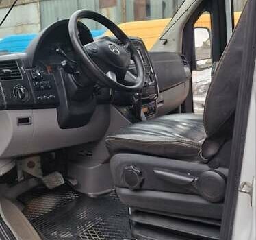 Белый Мерседес Sprinter, объемом двигателя 3 л и пробегом 340 тыс. км за 59900 $, фото 38 на Automoto.ua