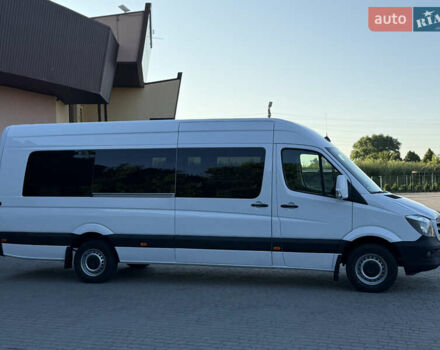Белый Мерседес Sprinter, объемом двигателя 2.14 л и пробегом 269 тыс. км за 32000 $, фото 2 на Automoto.ua
