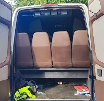 Белый Мерседес Sprinter, объемом двигателя 2.14 л и пробегом 486 тыс. км за 34800 $, фото 8 на Automoto.ua