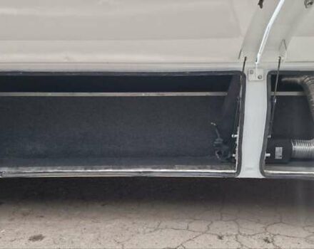 Белый Мерседес Sprinter, объемом двигателя 3 л и пробегом 340 тыс. км за 59900 $, фото 20 на Automoto.ua