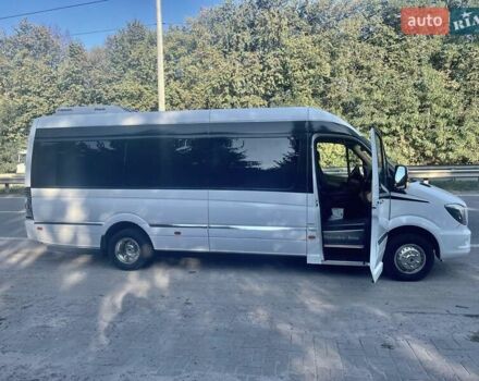 Белый Мерседес Sprinter, объемом двигателя 2.9 л и пробегом 400 тыс. км за 54999 $, фото 4 на Automoto.ua