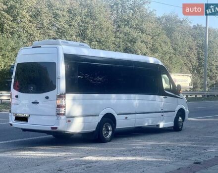 Белый Мерседес Sprinter, объемом двигателя 2.9 л и пробегом 400 тыс. км за 54999 $, фото 2 на Automoto.ua