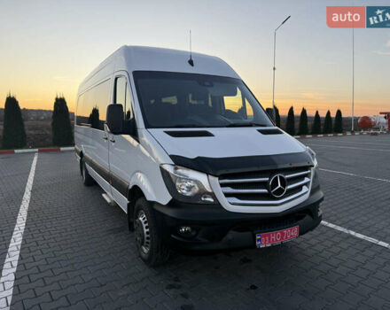 Белый Мерседес Sprinter, объемом двигателя 3 л и пробегом 312 тыс. км за 63800 $, фото 3 на Automoto.ua