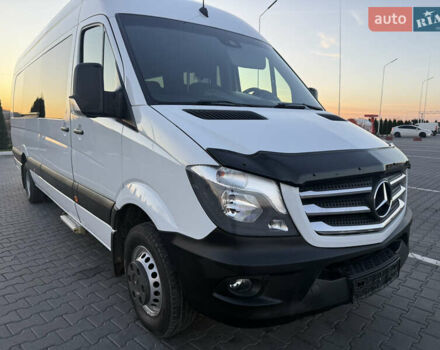 Белый Мерседес Sprinter, объемом двигателя 3 л и пробегом 312 тыс. км за 63800 $, фото 1 на Automoto.ua