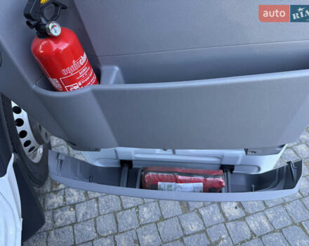 Белый Мерседес Sprinter, объемом двигателя 3 л и пробегом 312 тыс. км за 63800 $, фото 29 на Automoto.ua