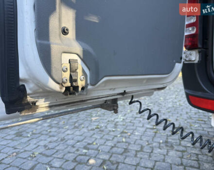 Белый Мерседес Sprinter, объемом двигателя 3 л и пробегом 312 тыс. км за 63800 $, фото 53 на Automoto.ua