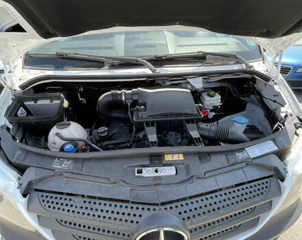 Белый Мерседес Sprinter, объемом двигателя 2.99 л и пробегом 199 тыс. км за 35000 $, фото 9 на Automoto.ua