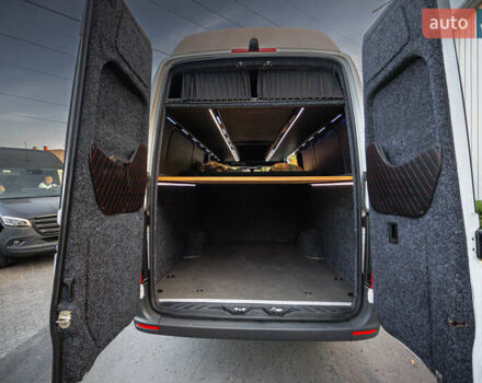 Білий Мерседес Sprinter, об'ємом двигуна 2.99 л та пробігом 390 тис. км за 60000 $, фото 2 на Automoto.ua
