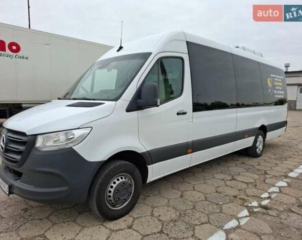 Белый Мерседес Sprinter, объемом двигателя 3 л и пробегом 331 тыс. км за 93800 $, фото 1 на Automoto.ua