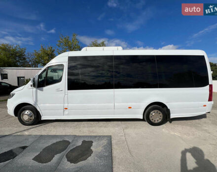 Белый Мерседес Sprinter, объемом двигателя 3 л и пробегом 360 тыс. км за 95499 $, фото 2 на Automoto.ua