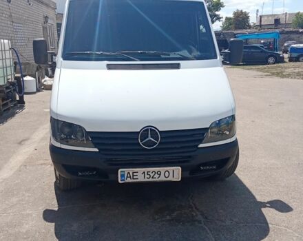 Белый Мерседес Sprinter, объемом двигателя 2.7 л и пробегом 450 тыс. км за 8989 $, фото 2 на Automoto.ua