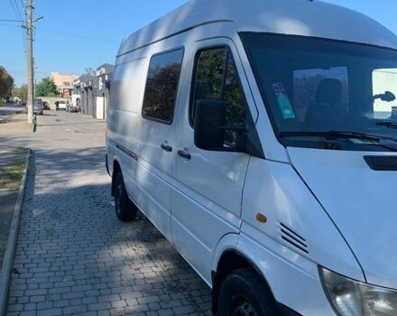 Белый Мерседес Sprinter, объемом двигателя 2.15 л и пробегом 652 тыс. км за 7800 $, фото 2 на Automoto.ua