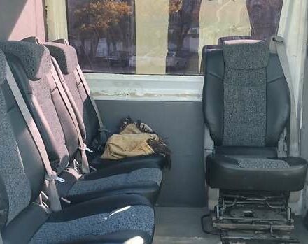 Білий Мерседес Sprinter, об'ємом двигуна 2.15 л та пробігом 641 тис. км за 9300 $, фото 2 на Automoto.ua