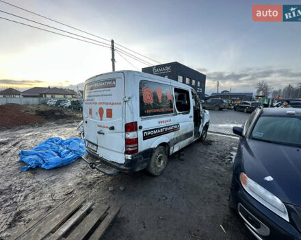 Белый Мерседес Sprinter, объемом двигателя 2.15 л и пробегом 500 тыс. км за 4300 $, фото 2 на Automoto.ua