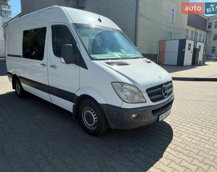 Белый Мерседес Sprinter, объемом двигателя 2.14 л и пробегом 200 тыс. км за 12800 $, фото 4 на Automoto.ua