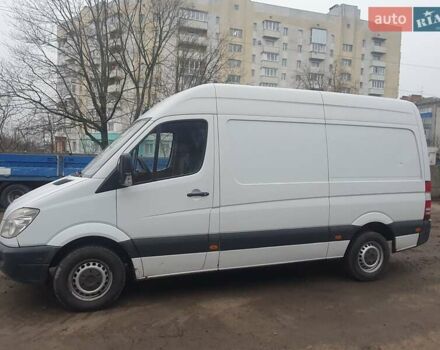 Белый Мерседес Sprinter, объемом двигателя 2.2 л и пробегом 335 тыс. км за 12000 $, фото 6 на Automoto.ua