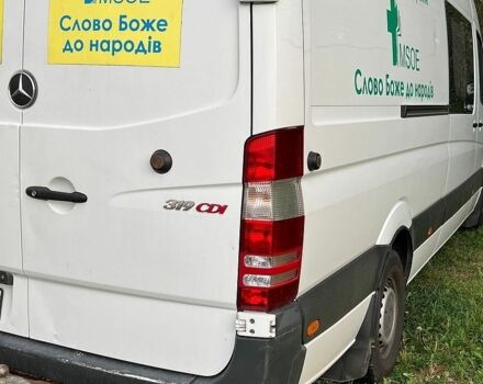 Белый Мерседес Sprinter, объемом двигателя 2.99 л и пробегом 195 тыс. км за 21999 $, фото 4 на Automoto.ua