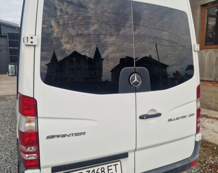 Белый Мерседес Sprinter, объемом двигателя 2.99 л и пробегом 383 тыс. км за 29850 $, фото 2 на Automoto.ua