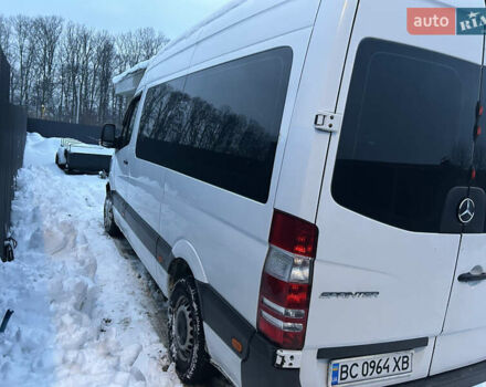 Белый Мерседес Sprinter, объемом двигателя 2.14 л и пробегом 500 тыс. км за 18500 $, фото 1 на Automoto.ua
