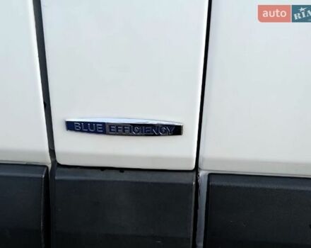 Белый Мерседес Sprinter, объемом двигателя 2.69 л и пробегом 419 тыс. км за 27999 $, фото 5 на Automoto.ua
