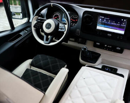 Белый Мерседес Sprinter, объемом двигателя 1.95 л и пробегом 270 тыс. км за 59900 $, фото 2 на Automoto.ua