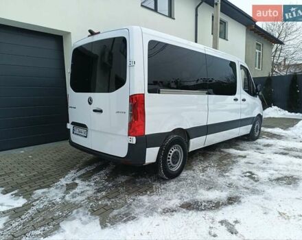 Белый Мерседес Sprinter, объемом двигателя 2.2 л и пробегом 295 тыс. км за 29999 $, фото 2 на Automoto.ua