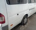 Белый Мерседес Sprinter, объемом двигателя 0 л и пробегом 300 тыс. км за 16000 $, фото 1 на Automoto.ua