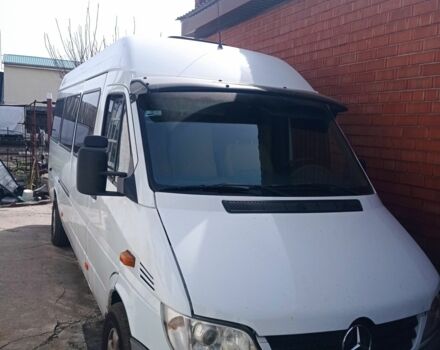 Белый Мерседес Sprinter, объемом двигателя 0 л и пробегом 300 тыс. км за 16000 $, фото 1 на Automoto.ua