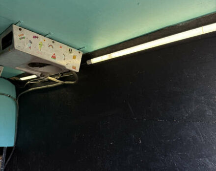 Белый Мерседес Sprinter, объемом двигателя 2.2 л и пробегом 467 тыс. км за 10300 $, фото 8 на Automoto.ua