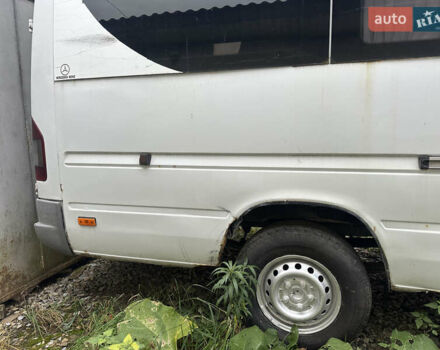 Белый Мерседес Sprinter, объемом двигателя 2.69 л и пробегом 631 тыс. км за 5800 $, фото 4 на Automoto.ua