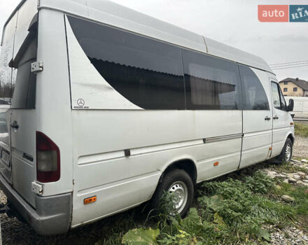Белый Мерседес Sprinter, объемом двигателя 2.69 л и пробегом 631 тыс. км за 5800 $, фото 5 на Automoto.ua