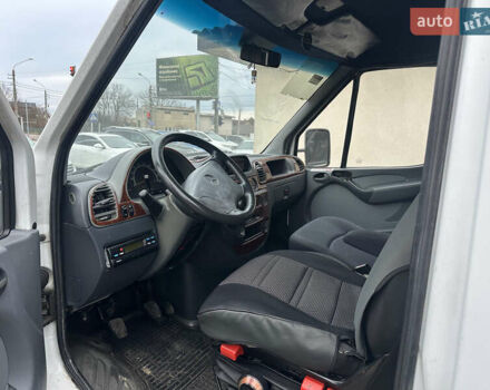 Белый Мерседес Sprinter, объемом двигателя 2.69 л и пробегом 631 тыс. км за 5800 $, фото 9 на Automoto.ua