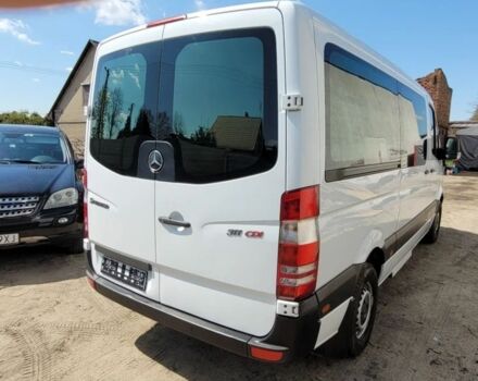 Белый Мерседес Sprinter, объемом двигателя 2.2 л и пробегом 340 тыс. км за 15500 $, фото 4 на Automoto.ua