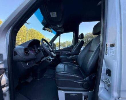 Белый Мерседес Sprinter, объемом двигателя 2 л и пробегом 74 тыс. км за 17000 $, фото 5 на Automoto.ua