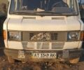 Белый Мерседес Sprinter, объемом двигателя 2.3 л и пробегом 300 тыс. км за 2800 $, фото 3 на Automoto.ua