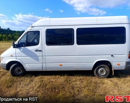 Белый Мерседес Sprinter, объемом двигателя 2.3 л и пробегом 435 тыс. км за 4299 $, фото 5 на Automoto.ua