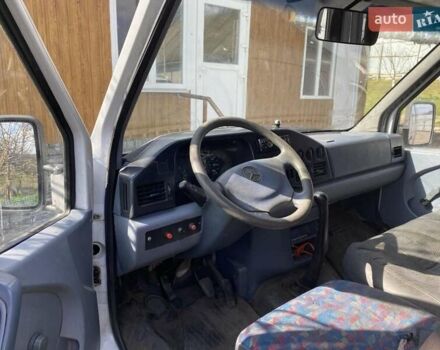 Белый Мерседес Sprinter, объемом двигателя 2.3 л и пробегом 620 тыс. км за 4800 $, фото 2 на Automoto.ua