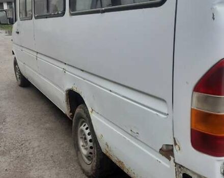 Білий Мерседес Sprinter, об'ємом двигуна 2.3 л та пробігом 299 тис. км за 2800 $, фото 4 на Automoto.ua