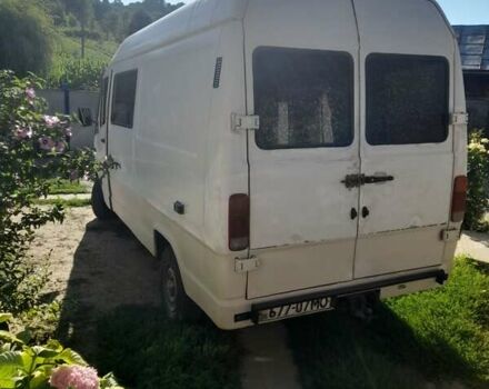 Белый Мерседес Sprinter, объемом двигателя 0 л и пробегом 360 тыс. км за 3300 $, фото 3 на Automoto.ua