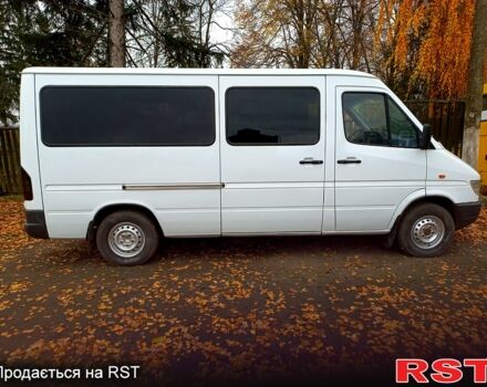 Белый Мерседес Sprinter, объемом двигателя 2.3 л и пробегом 354 тыс. км за 6000 $, фото 1 на Automoto.ua