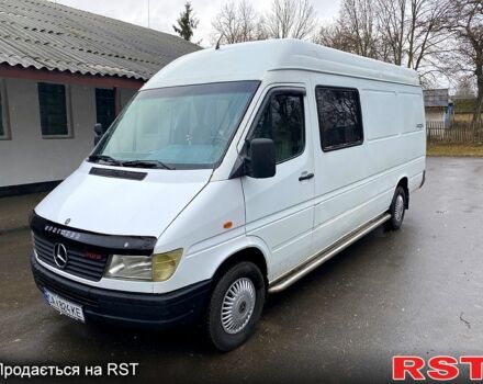 Белый Мерседес Sprinter, объемом двигателя 2.9 л и пробегом 425 тыс. км за 7000 $, фото 1 на Automoto.ua