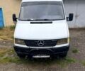 Белый Мерседес Sprinter, объемом двигателя 2.3 л и пробегом 300 тыс. км за 5600 $, фото 1 на Automoto.ua
