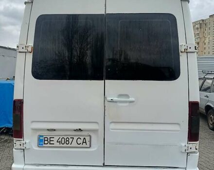 Белый Мерседес Sprinter, объемом двигателя 2.9 л и пробегом 570 тыс. км за 7000 $, фото 4 на Automoto.ua