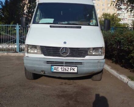 Белый Мерседес Sprinter, объемом двигателя 2.3 л и пробегом 450 тыс. км за 3999 $, фото 3 на Automoto.ua