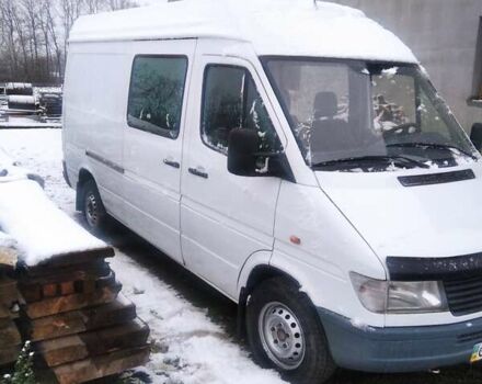 Белый Мерседес Sprinter, объемом двигателя 2.9 л и пробегом 350 тыс. км за 7500 $, фото 2 на Automoto.ua