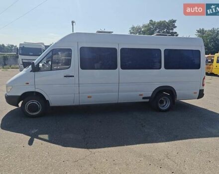 Белый Мерседес Sprinter, объемом двигателя 2.3 л и пробегом 800 тыс. км за 8900 $, фото 5 на Automoto.ua