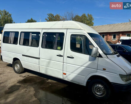 Белый Мерседес Sprinter, объемом двигателя 2.9 л и пробегом 211 тыс. км за 6600 $, фото 2 на Automoto.ua