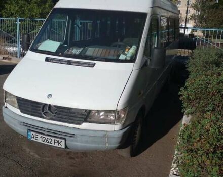 Белый Мерседес Sprinter, объемом двигателя 2.3 л и пробегом 450 тыс. км за 3999 $, фото 1 на Automoto.ua