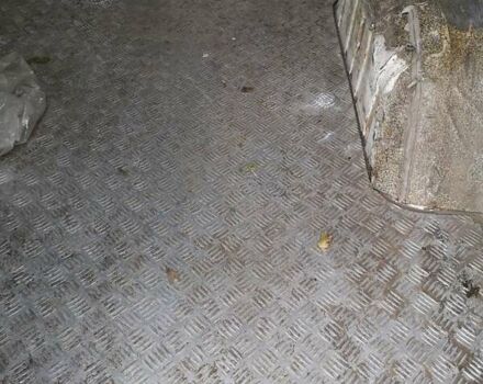 Белый Мерседес Sprinter, объемом двигателя 0 л и пробегом 560 тыс. км за 5000 $, фото 10 на Automoto.ua