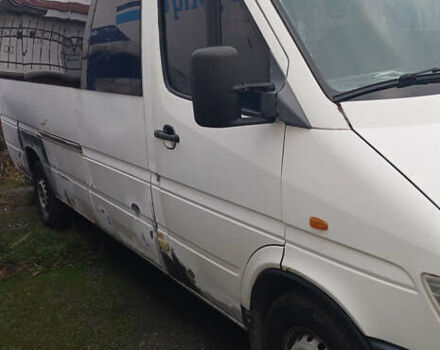 Белый Мерседес Sprinter, объемом двигателя 2.9 л и пробегом 700 тыс. км за 5000 $, фото 2 на Automoto.ua